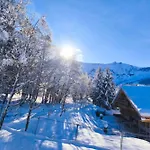 Apartmán Cozy With Pool And Golf Nearby