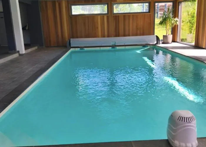 Apartmán Cozy With Pool And Golf Nearby